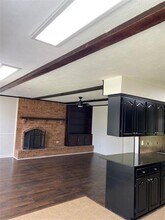Building Photo - 3719 Crestpark Dr