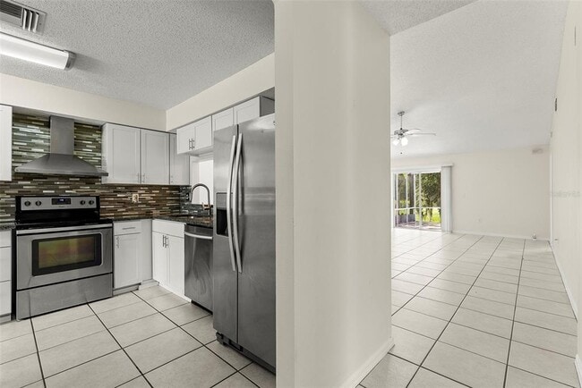 Building Photo - 10439 Isleworth Ave
