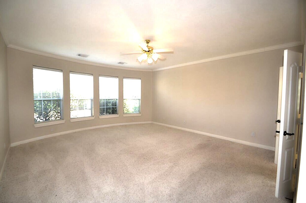 Building Photo - 5926 Solar Point Ln