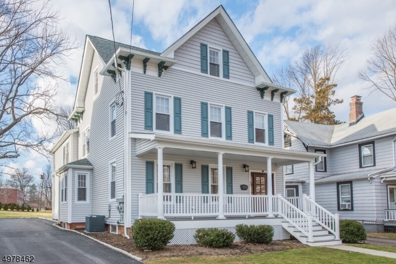 27 Center St Unit 2, Chatham, NJ 07928 Room for Rent in Chatham, NJ