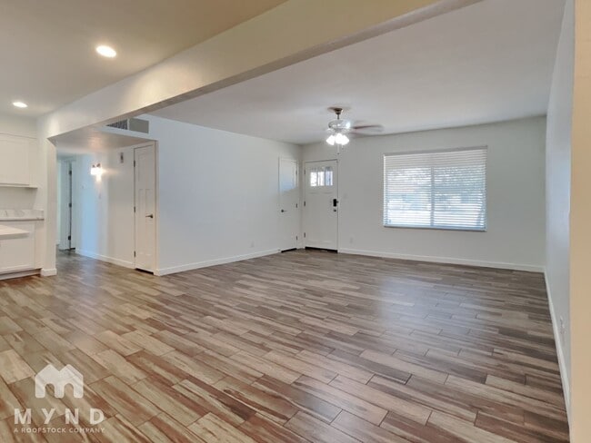 Building Photo - 1544 W 6th St