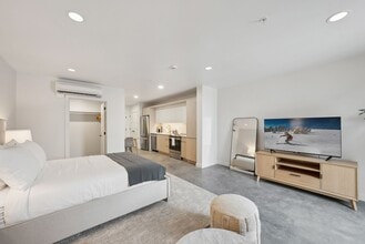 Building Photo - Brix