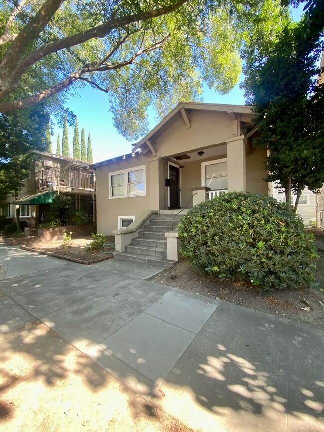 Building Photo - Three-Bedroom Two-Bathroom Home Available ...