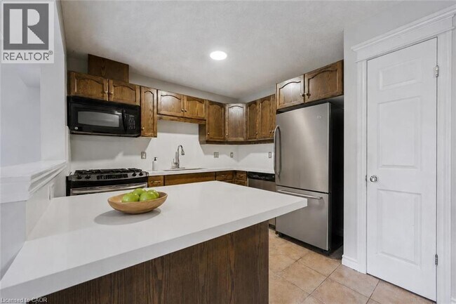 Building Photo - 53 Washburn Dr