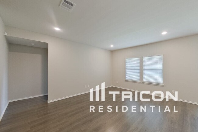 Building Photo - 848 Glover Dr