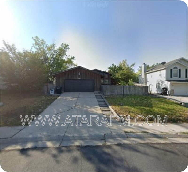 Foto principal - 270 Country Club Dr