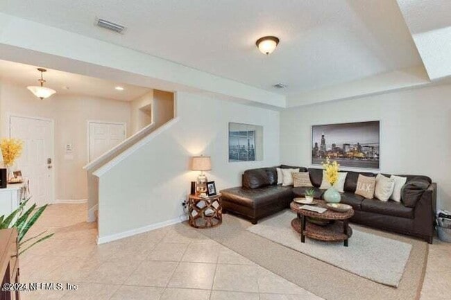 Foto del edificio - 619 Grover Ln