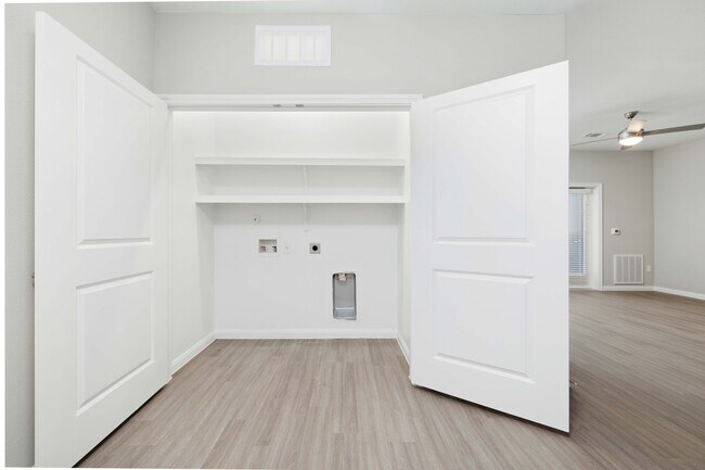 Foto del edificio - Oak Creek