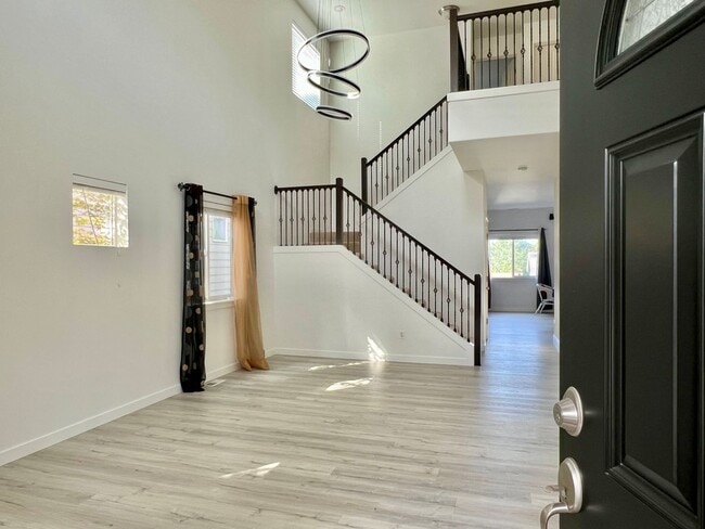 Building Photo - Bothell Home