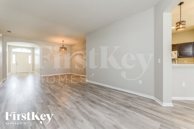 Building Photo - 533 Interlock St