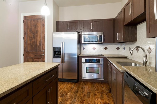 Foto del edificio - 5232 Colleyville Blvd