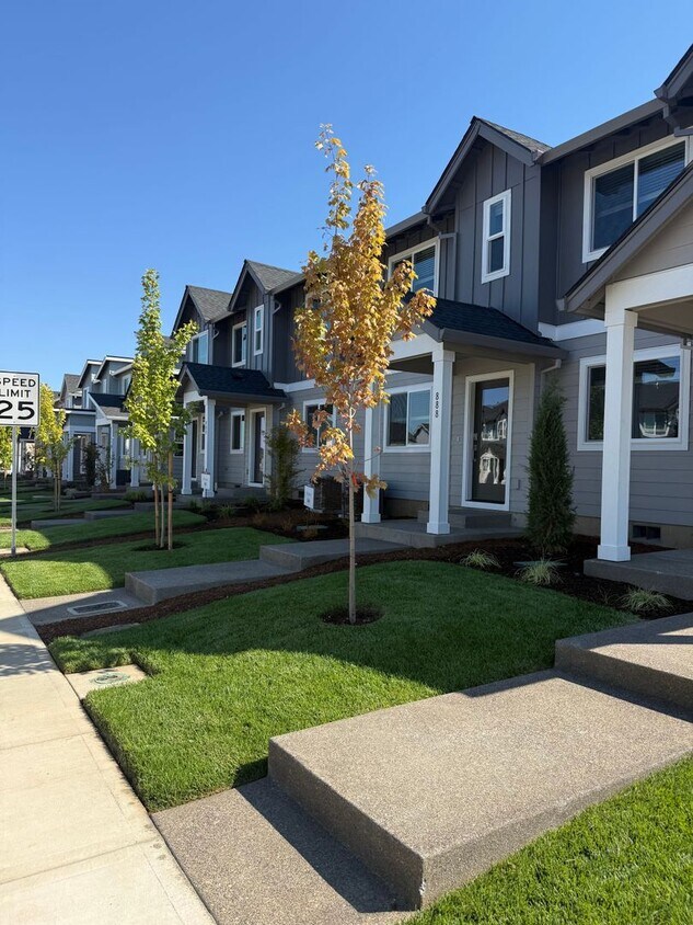 Foto principal - Brand New Home! Be The First To Live Here!...