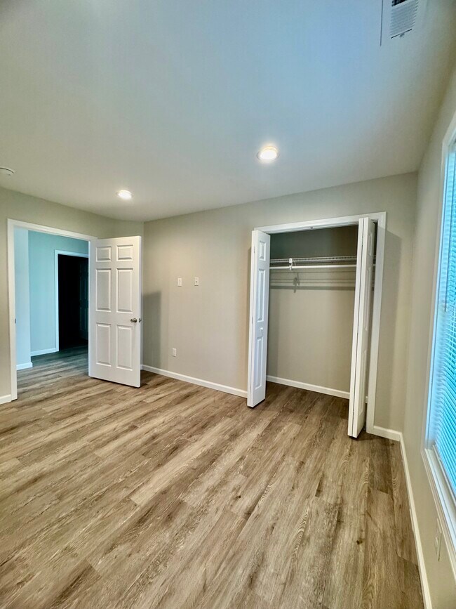 Foto del edificio - 96 Duncan Ln