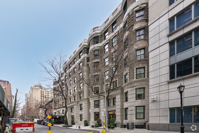 Building Photo - 346-350 W 71st St