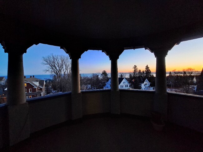 Building Photo - 1721 E 1st St