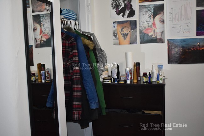 Building Photo - 858 Huntington Ave