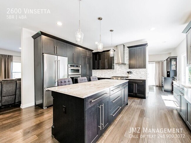 Building Photo - Introducing a spacious 5-bedroom, 3.5-bath...