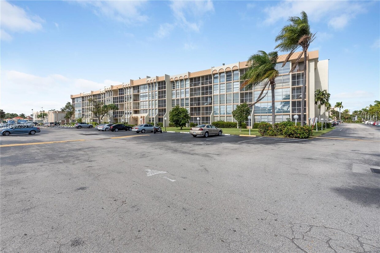 Foto principal - 851 Three Islands Boulevard