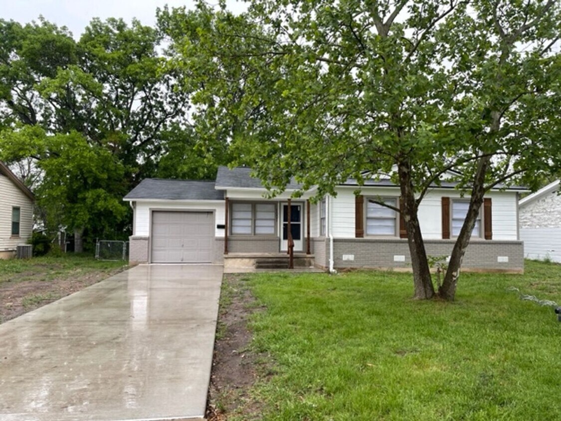 Primary Photo - 1001 N 60th St