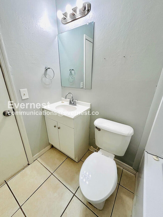 Foto del edificio - 3019 W Meadow St