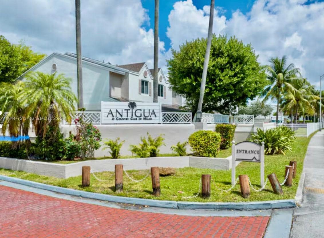 Foto principal - 6725 NW 174th Terrace