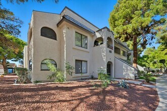 Building Photo - 1418 Santa Margarita St