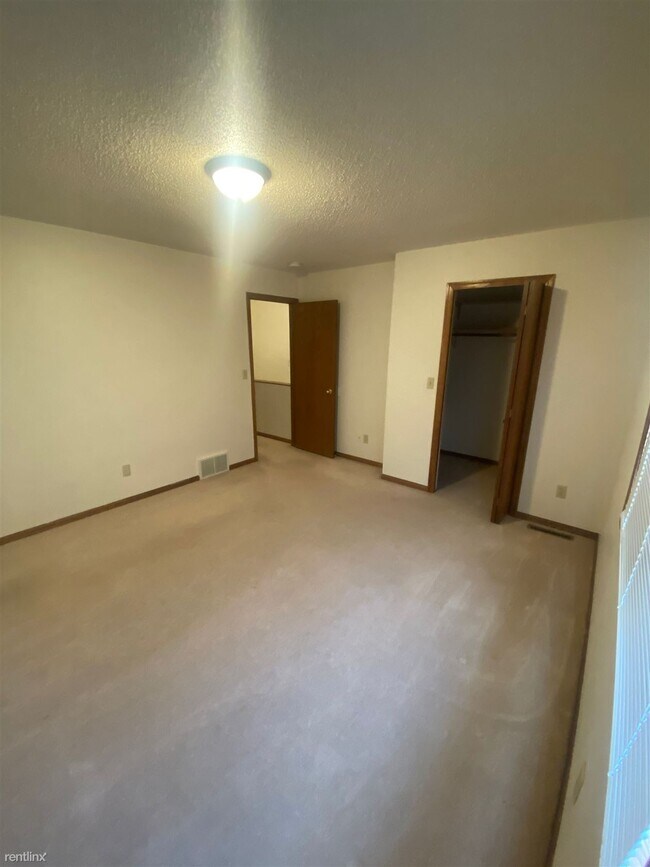 Building Photo - 2 br, 1.5 bath House - 3221 12th St S