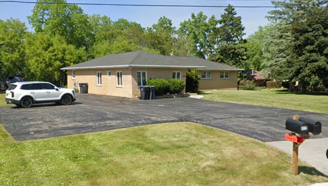 Primary Photo - 4914 Northwestern Ave
