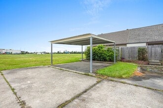 Building Photo - 1807 Fox Run Dr