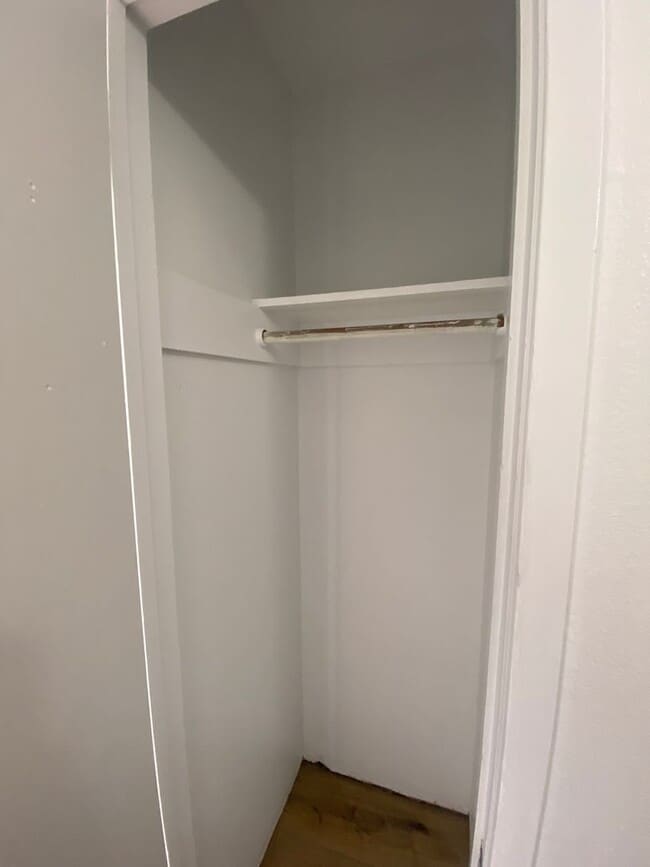 Building Photo - 3841