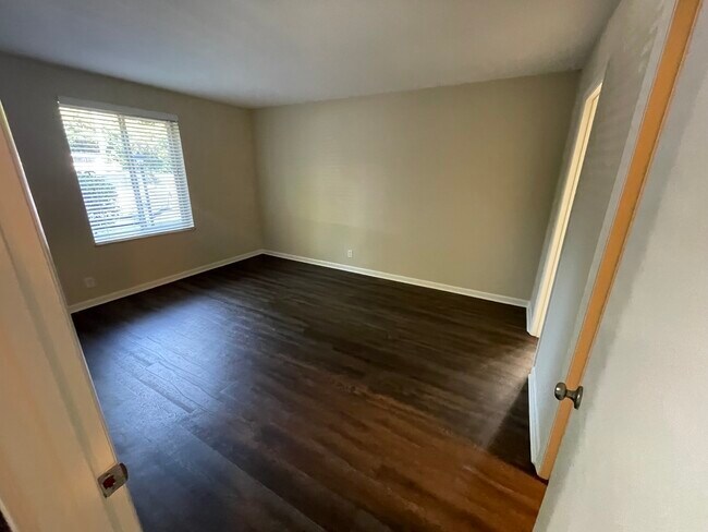 Building Photo - 2601 Hillsboro Pike