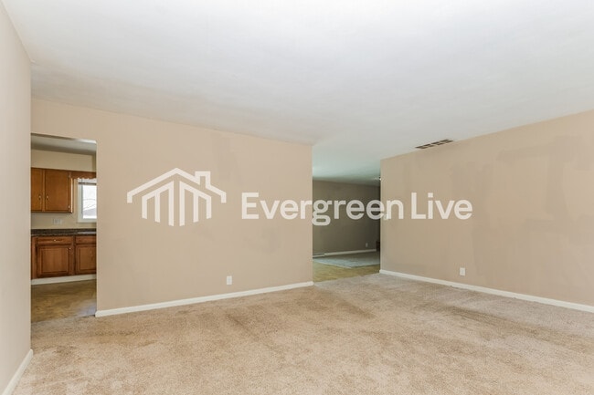 Building Photo - 804 Fallview Ave