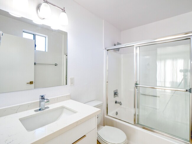 Foto del edificio - Avenue 32 #200V, LP.