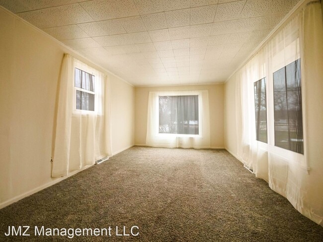 Building Photo - 3 br, 1 bath House - 6110 Hillsboro Road