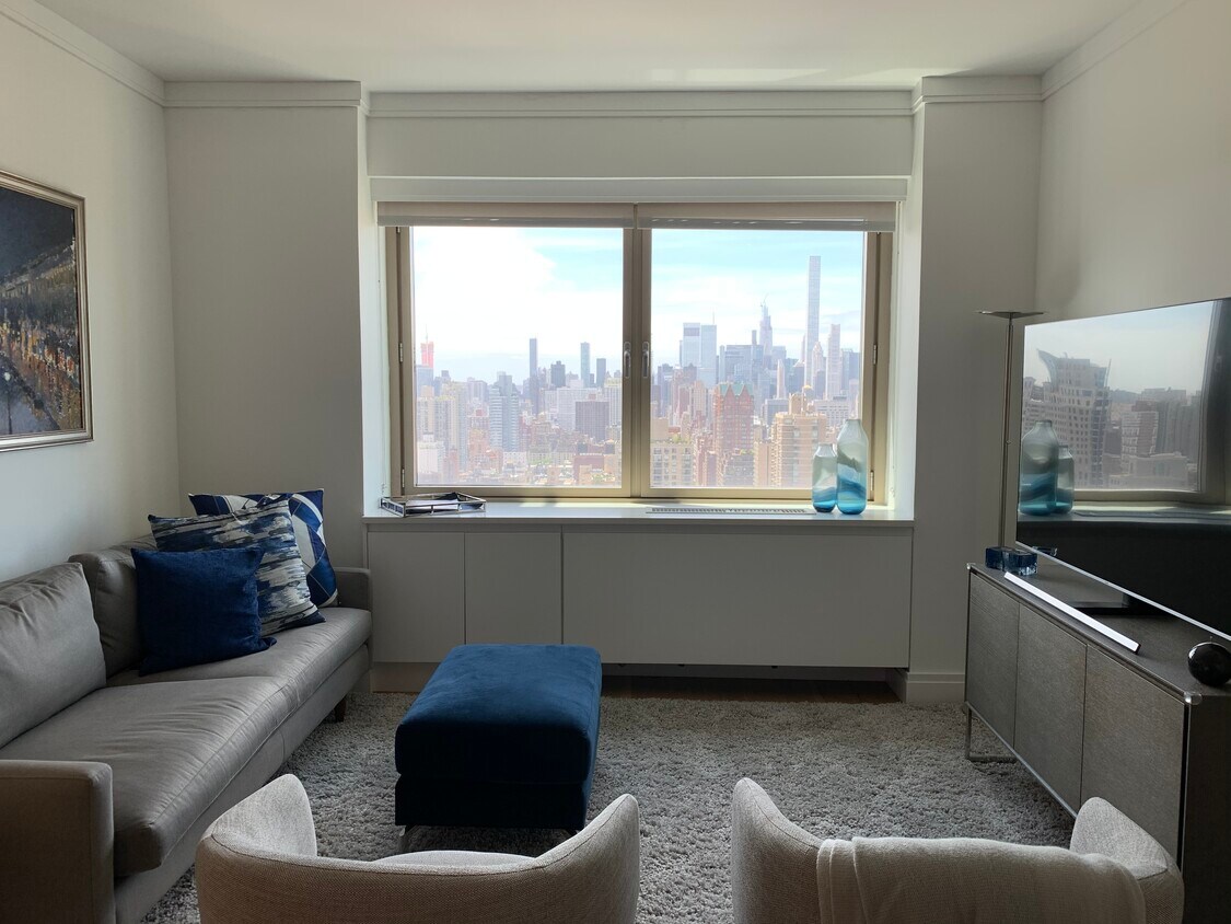 Primary Photo - 201 East 86th St