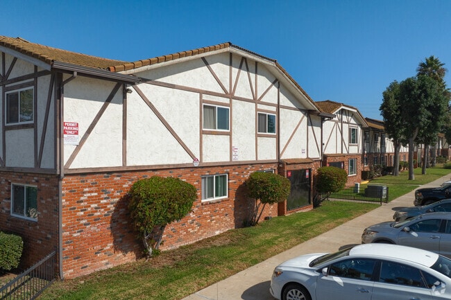 Building Photo - Essex Manor Apartments