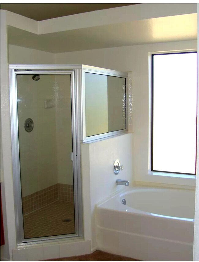 Foto del edificio - 40447 Colina Ct