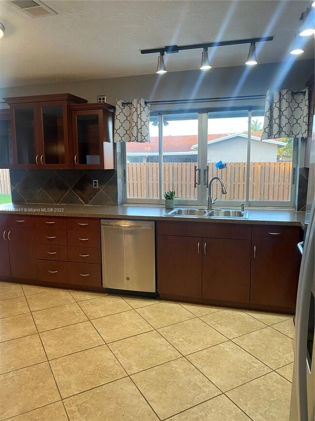 Foto del edificio - 9675 NW 19th Pl