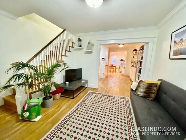 Foto del edificio - 2517 3rd St NE