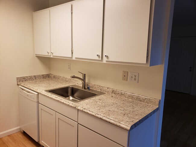 Building Photo - 5717 Makati Cir