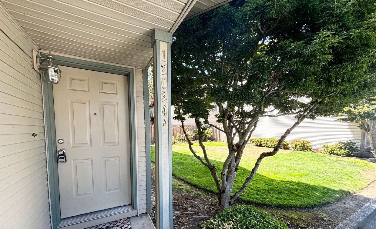 Primary Photo - 2 Bedroom Duplex in Gated Community with W...
