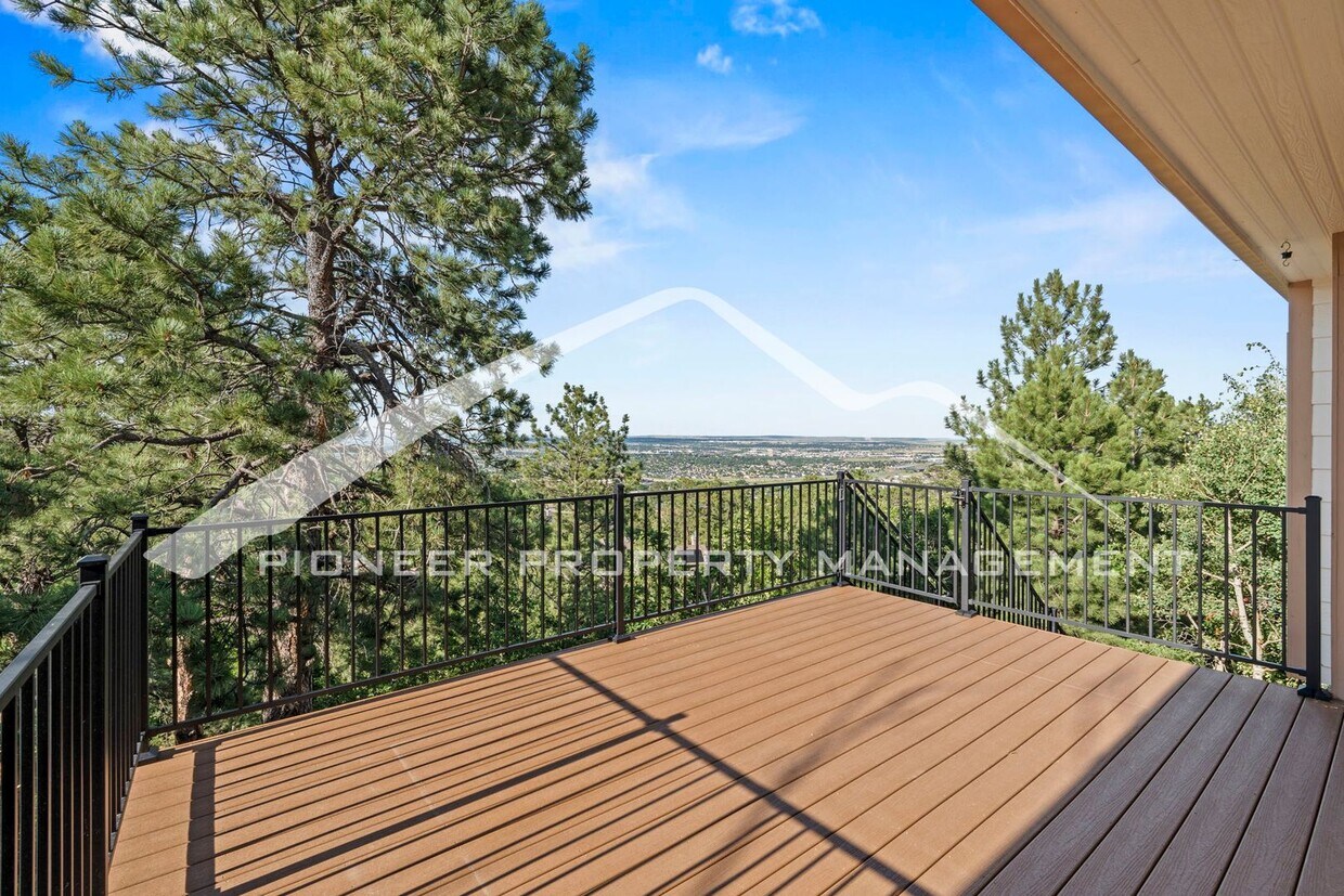 5 bed/3 bath Main-Level Living with Design... - 5 bed/3 bath Main-Level Living with Design...
