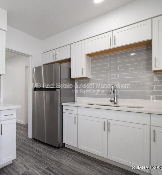 Foto del edificio - 1527 E Oak St