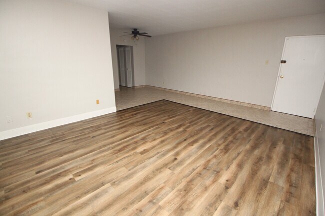 Building Photo - 202 McKnight Cir