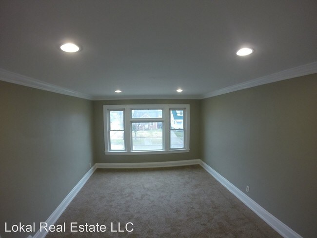 Building Photo - 13940 San Diego Ave
