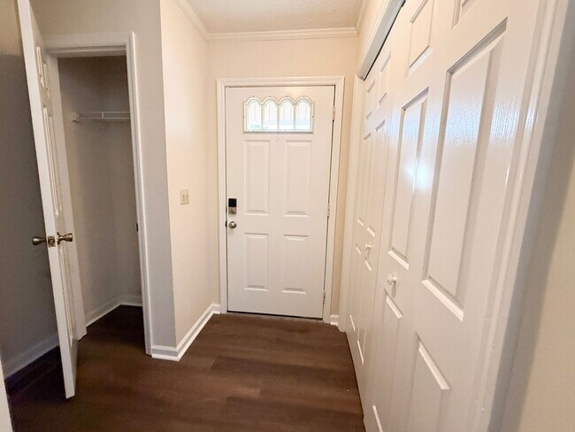 Foto del edificio - 83 Eastgate Cir