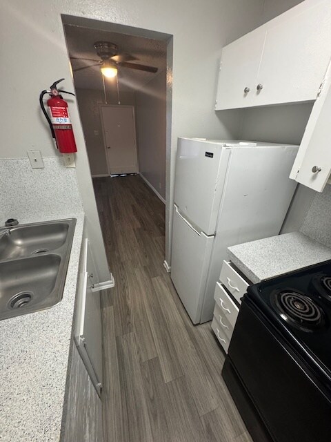 Foto del edificio - 5220 Weber Rd