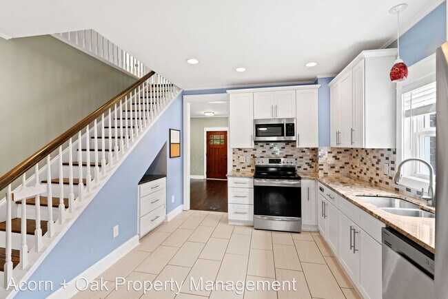 Foto del edificio - 4 br, 2.5 bath House - 1100 Moreland Ave