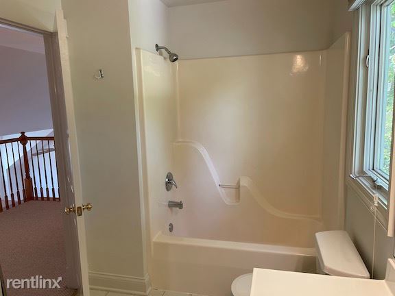Building Photo - 2 br, 1.5 bath Townhome - 215 S. Ewing Street