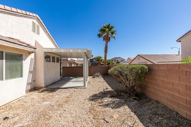 Foto del edificio - Move-In Ready 1-Story Home with Private Backyard & Covered Patio!